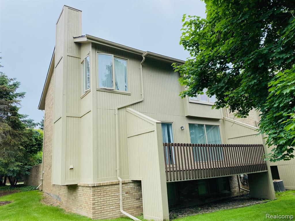 4038 Foxpointe Drive, West Bloomfield, MI 48323 — Photo 20