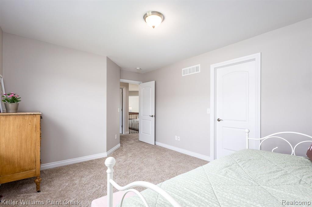 894 Wynstone Circle N, Oakland, MI — Photo 47