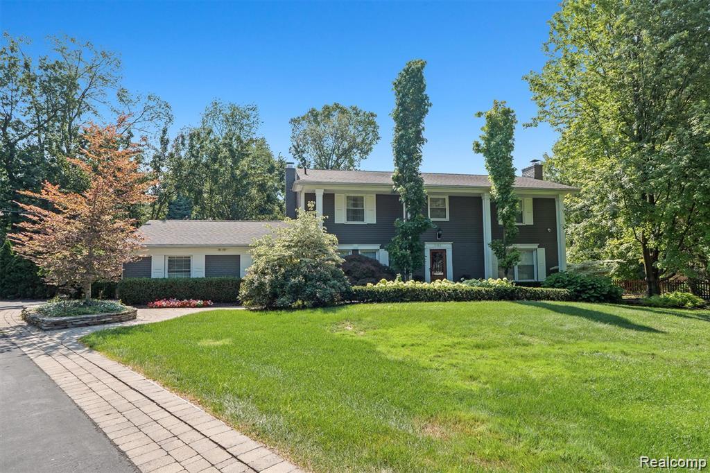 5365 Van Ness Court, Bloomfield Hills, MI 48302 — front exterior