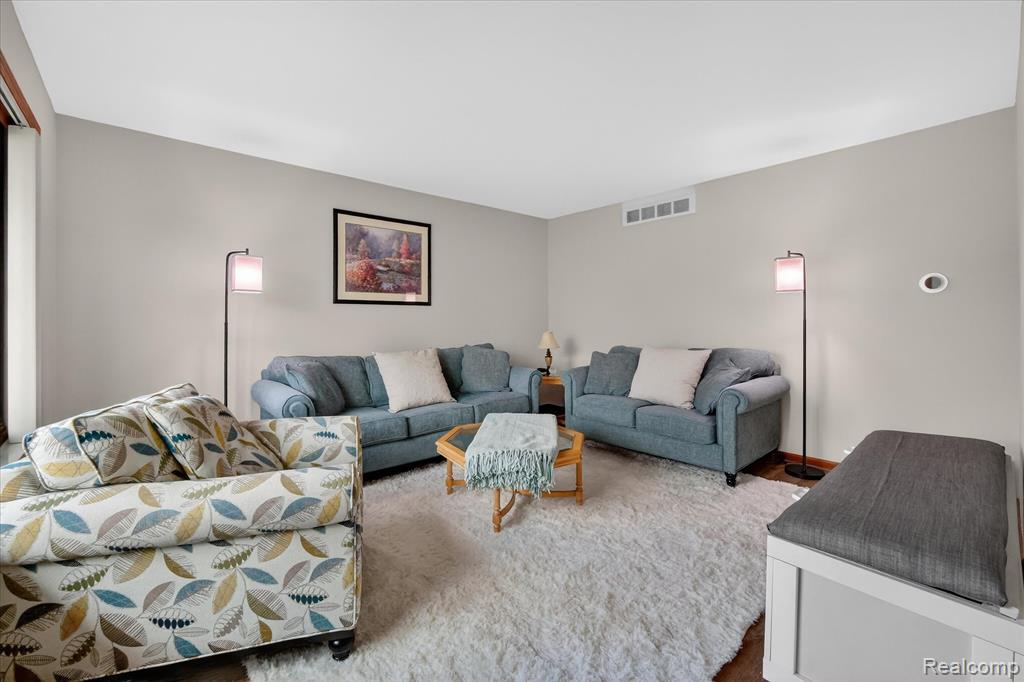 24701 Pamela Street, Flat Rock, MI 48134 — Photo 7