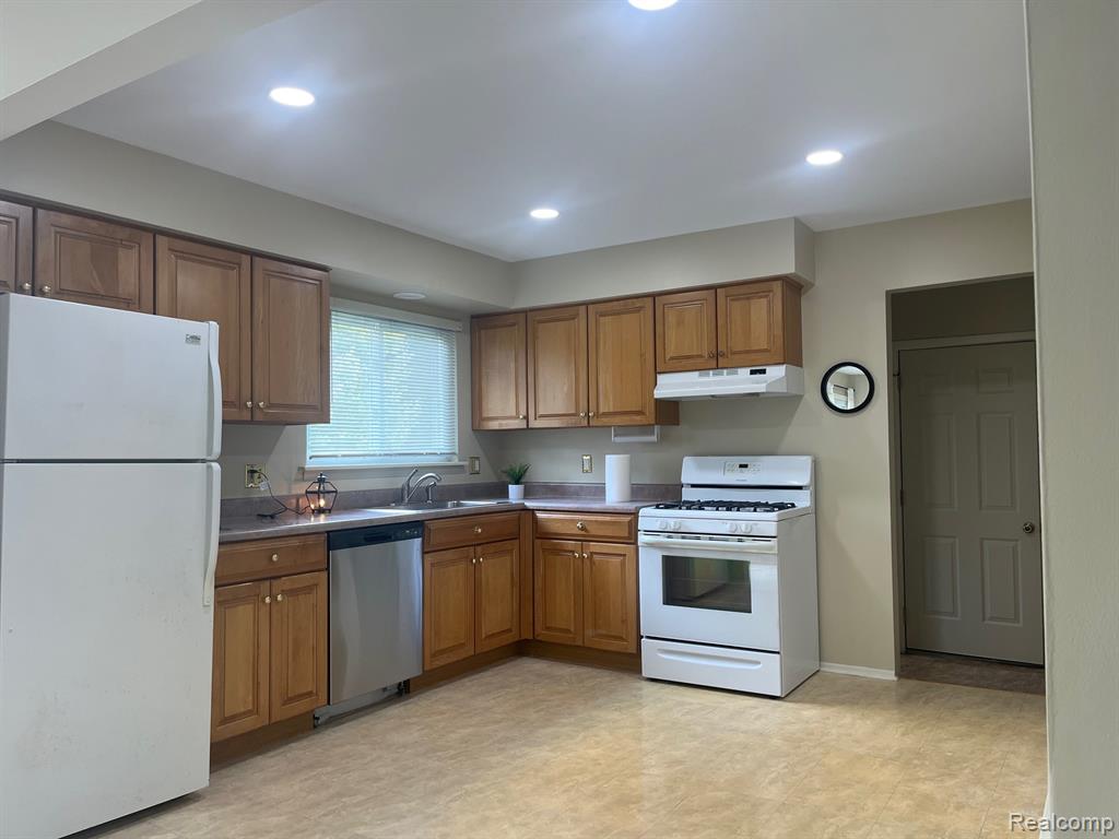 87 Carter Drive, Troy, MI 48098 — Photo 7
