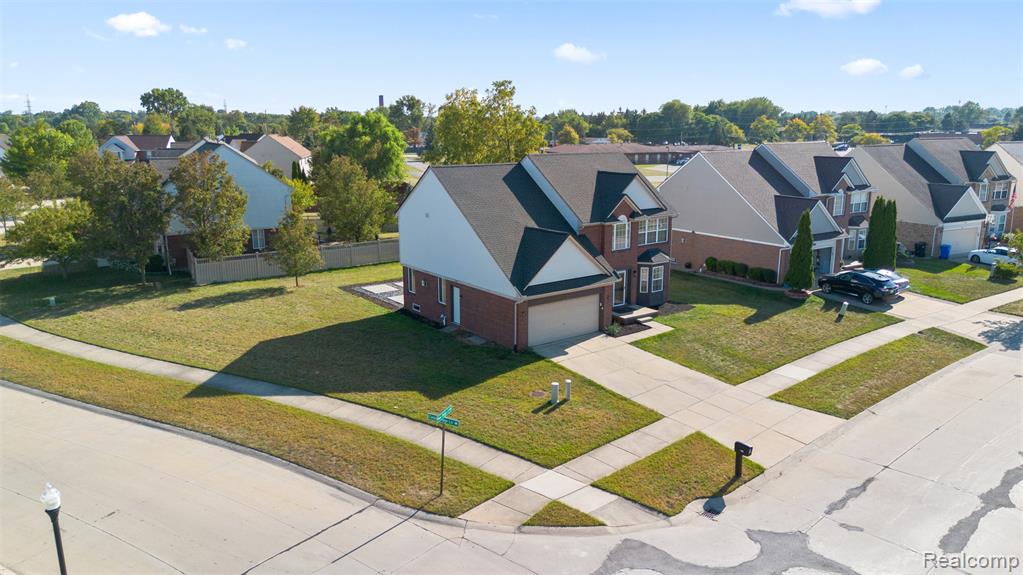 758 Pine Ridge Lane, Madison Heights, MI 48071 — Photo 35