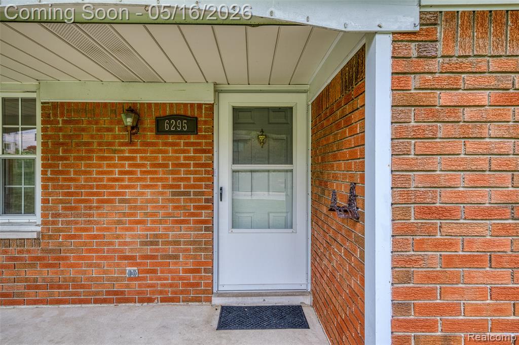 6295 Vernmoor Drive, Troy, MI 48098 — Photo 8