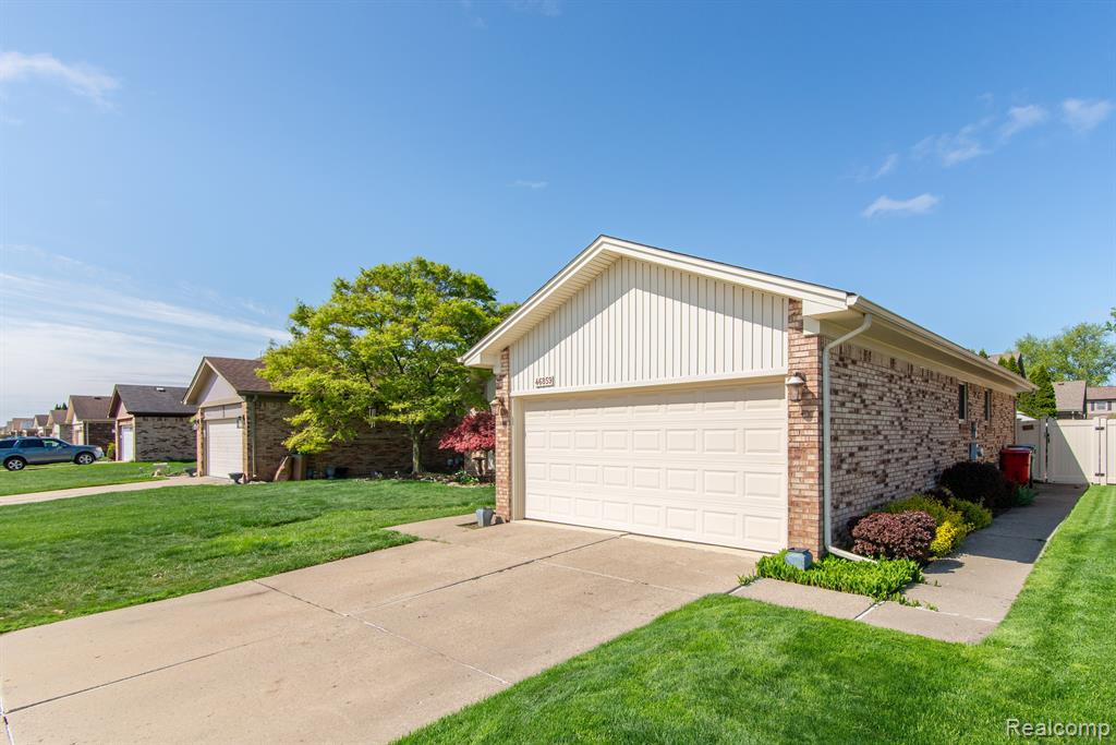 46859 ARAPAHOE Drive, Macomb, MI 48044 — Photo 4