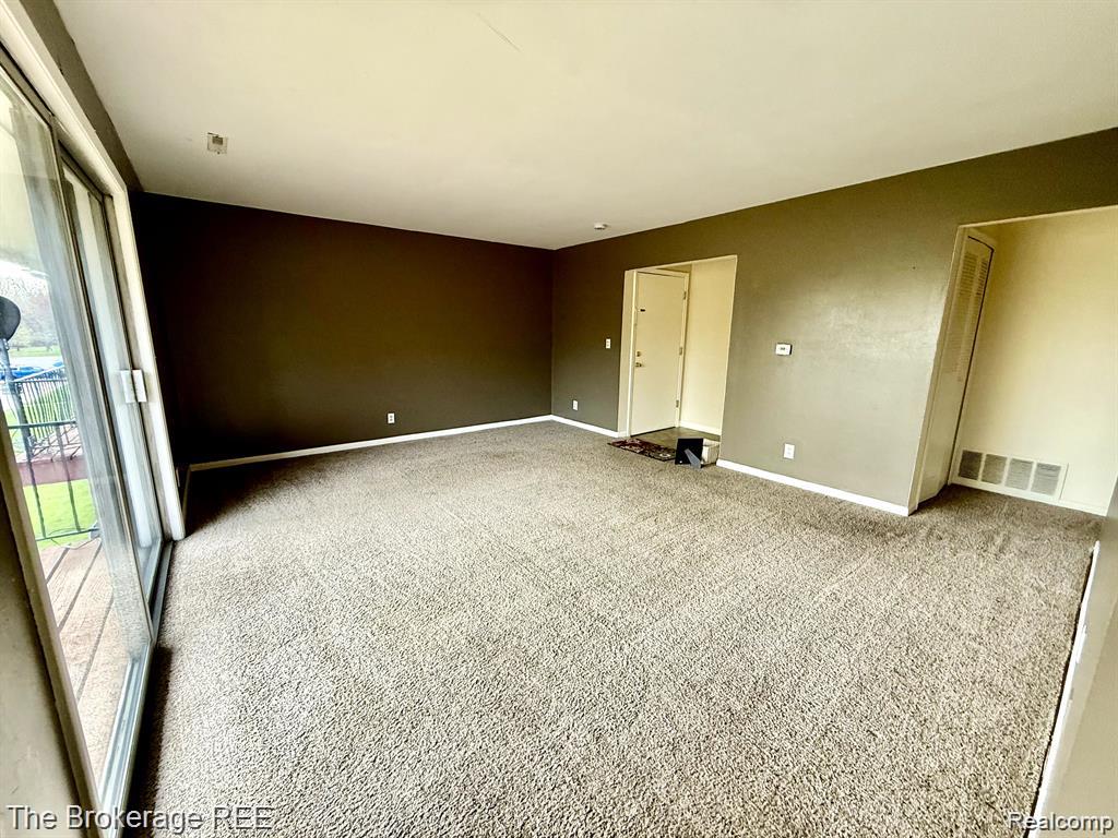 407 W Highland Road, A4, Howell, MI 48843 — Photo 2