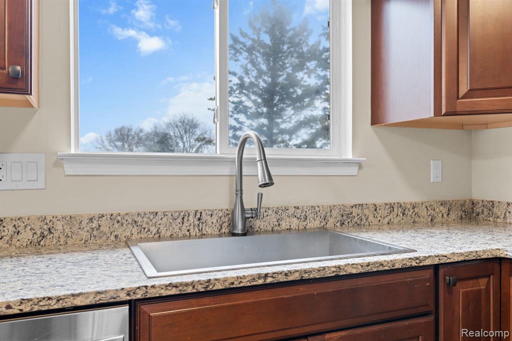 41306 WESTFIELD Circle, Canton, MI 48188 — Photo 5