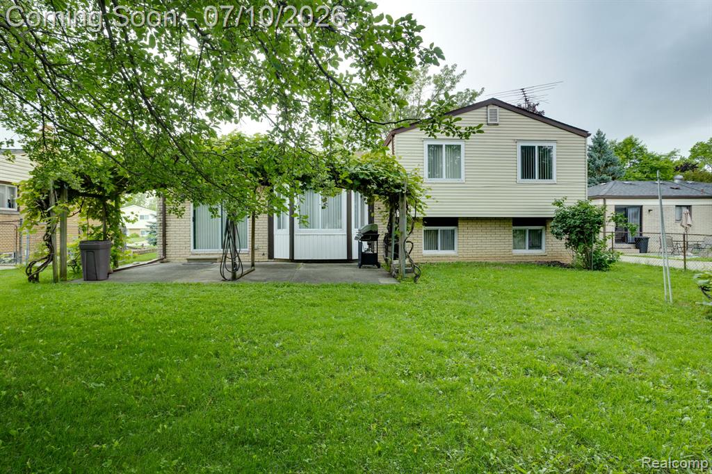 40042 Stimpson Drive, Sterling Heights, MI 48310 — Photo 38