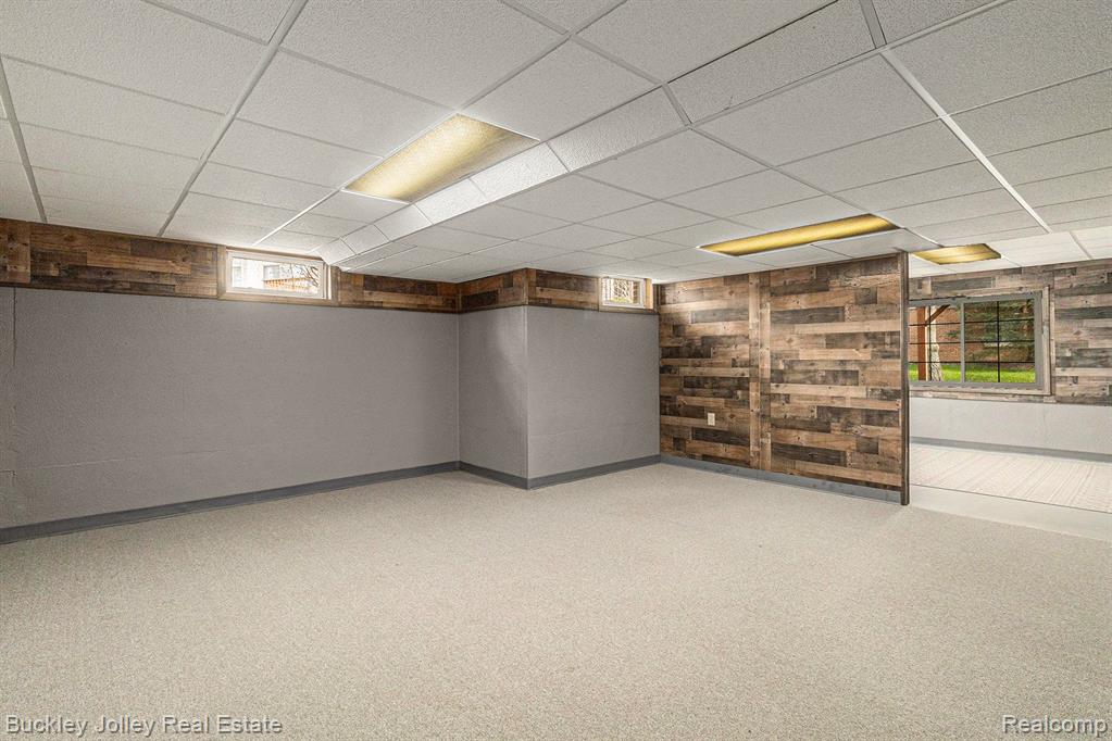 1036 PINEWOOD Court, Brighton, MI 48116 — Photo 17