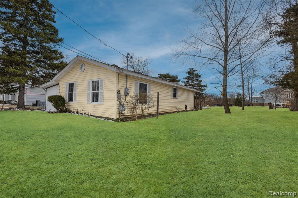 6194 E HILL Road, Grand Blanc, MI 48439 — Photo 21