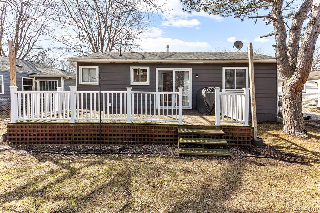 37137 Jefferson Avenue, MI — Photo 30