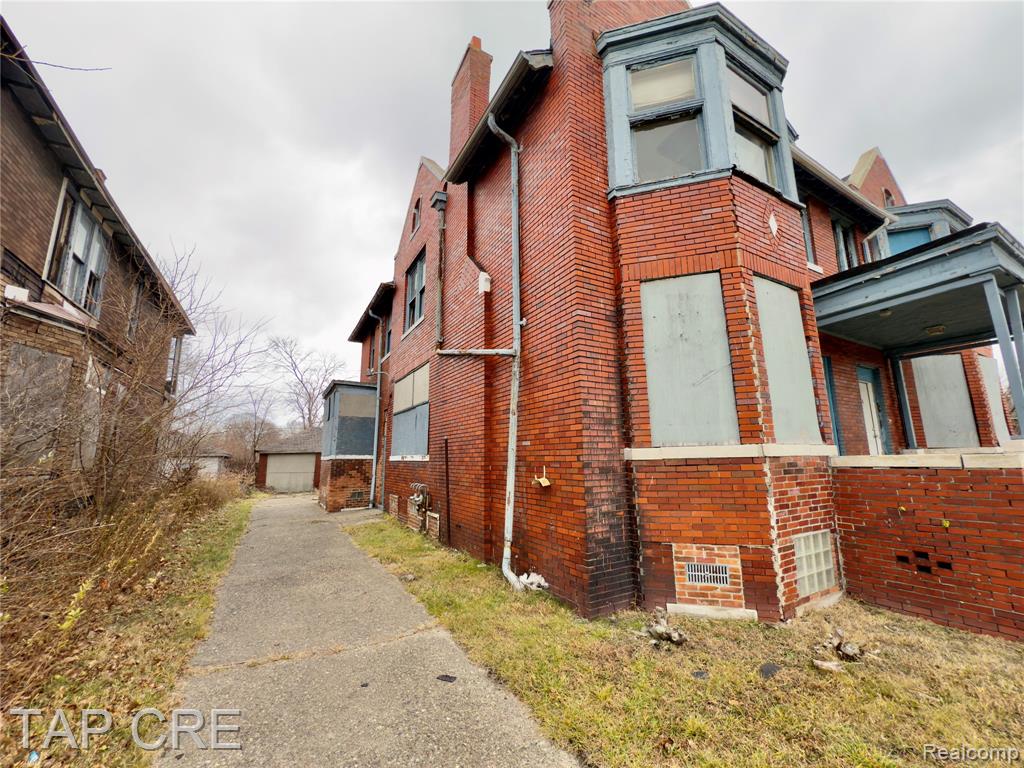 1092 E Grand Boulevard, Detroit, MI 48207 — Photo 12