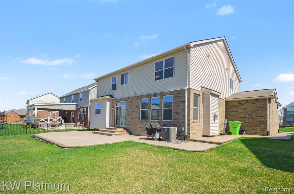 55321 Demaret Drive, Macomb, MI 48042 — Photo 36