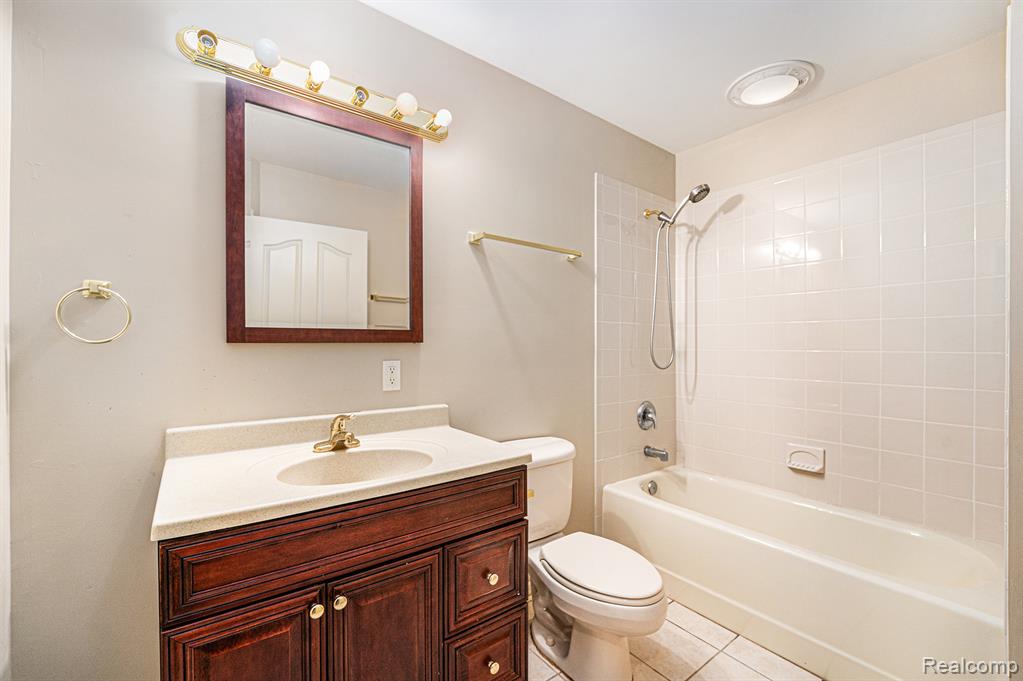 45247 OAK FOREST Drive, Northville, MI 48168 — Photo 14