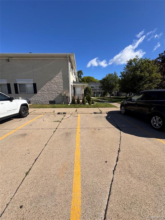 8557 Winchester Drive, Sterling Heights, MI 48313 — Photo 24