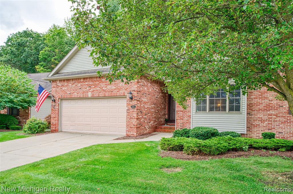 13111 Harbor Landings Drive, Fenton, MI 48430 — Photo 38