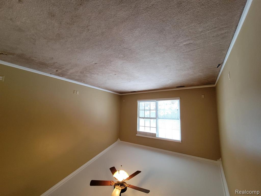 5894 Augusta Lane, Grand Blanc, MI 48439 — Photo 14