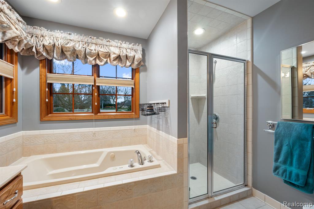 40312 Sugar Spring Drive, Sterling Heights, MI 48313 — Photo 24