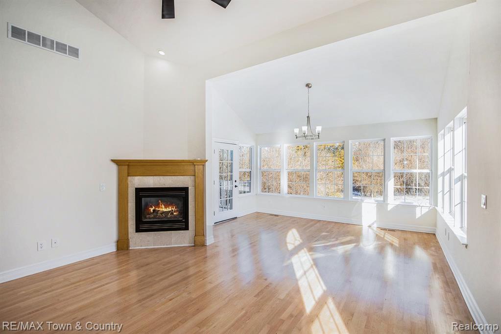 7170 KINGS Way, Flushing, MI 48433 — Photo 5