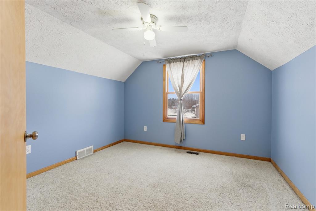 9457 Hollister Road, Laingsburg, MI 48848 — Photo 18