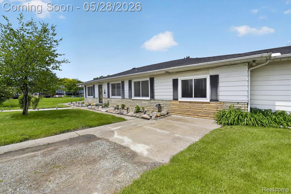 29886 Pointe Drive, Rockwood, MI — Photo 5