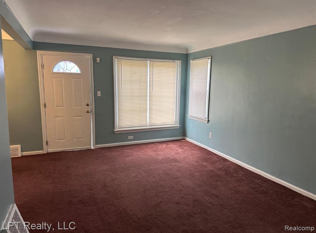 6762 Greenview Avenue, Detroit, MI 48228 — Photo 7