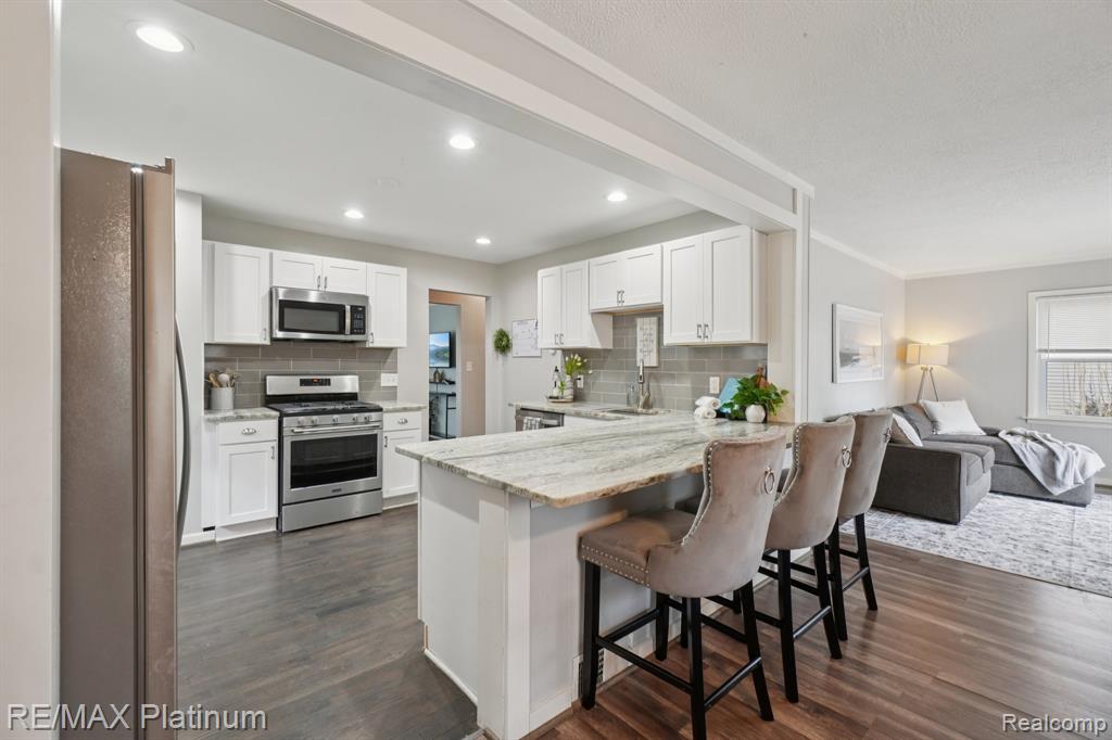 521 W Crane Street, Howell, MI 48843 — Photo 8