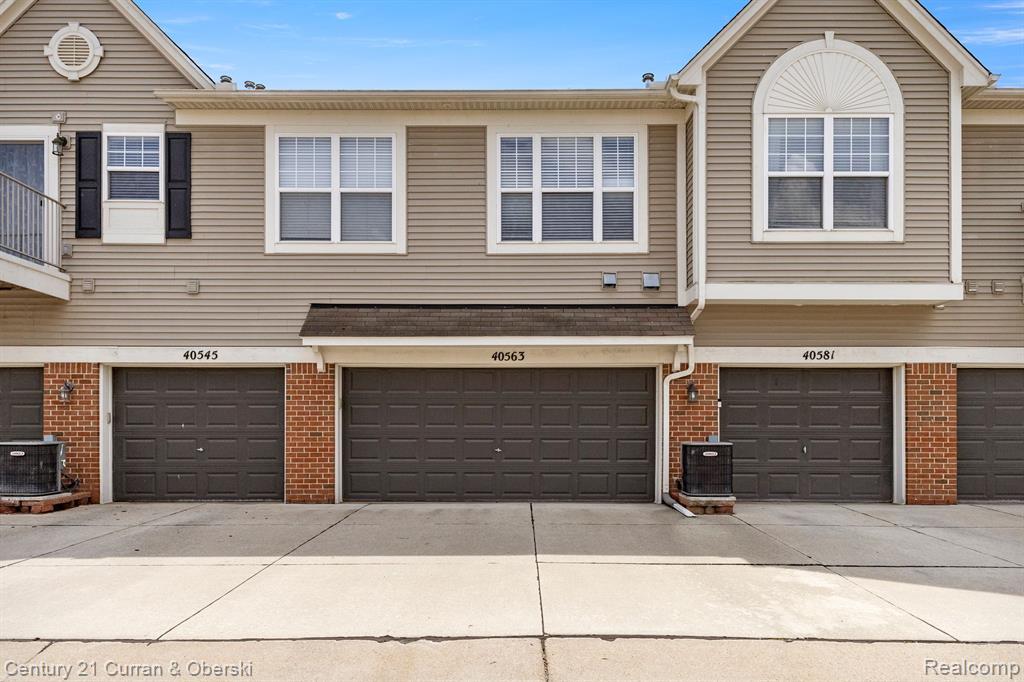 40563 BLYTHEFIELD Lane, Canton, MI 48188 — Photo 33