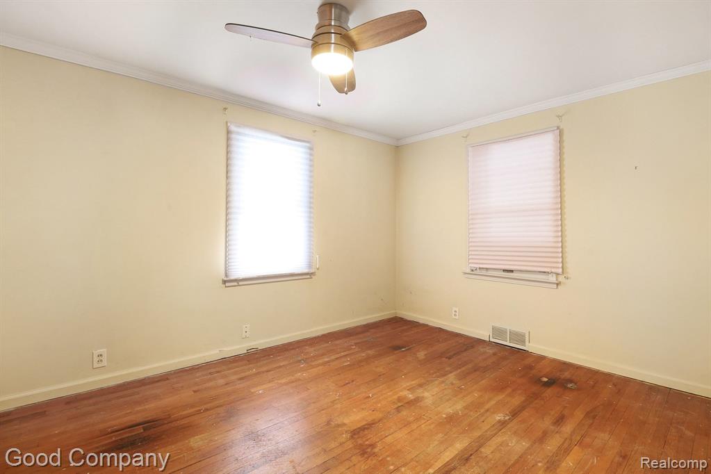 835 S Saginaw Street, Lapeer, MI 48446 — Photo 11