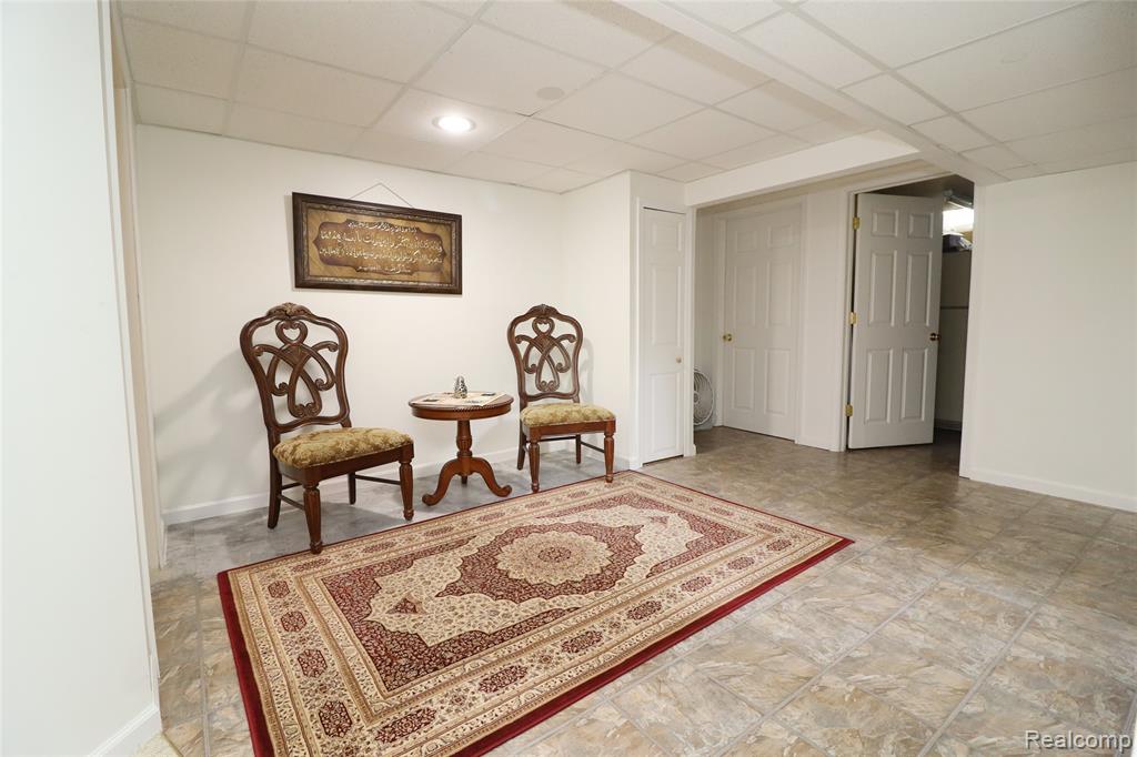 6840 N Silvery Lane, Dearborn Heights, MI 48127 — Photo 36