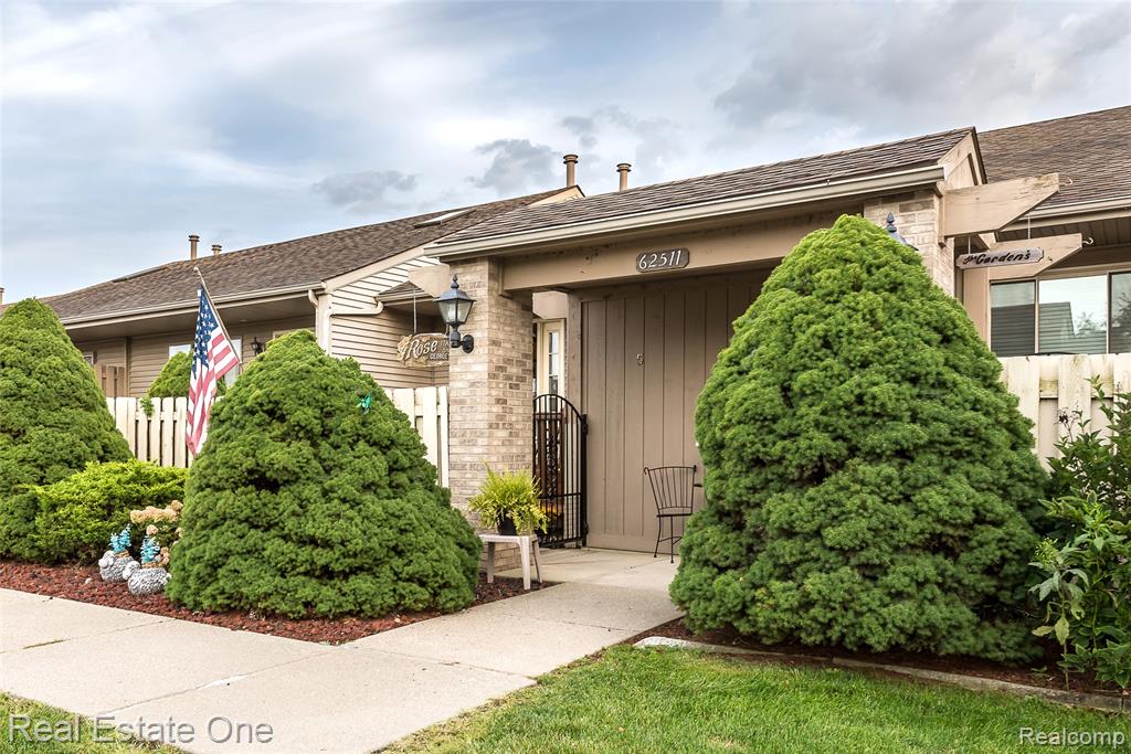 62511 RALEIGH Court, 5, South Lyon, MI 48178 — front exterior