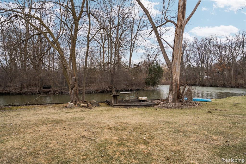 6165 VENICE Drive, Commerce Twp, MI 48382 — Photo 33