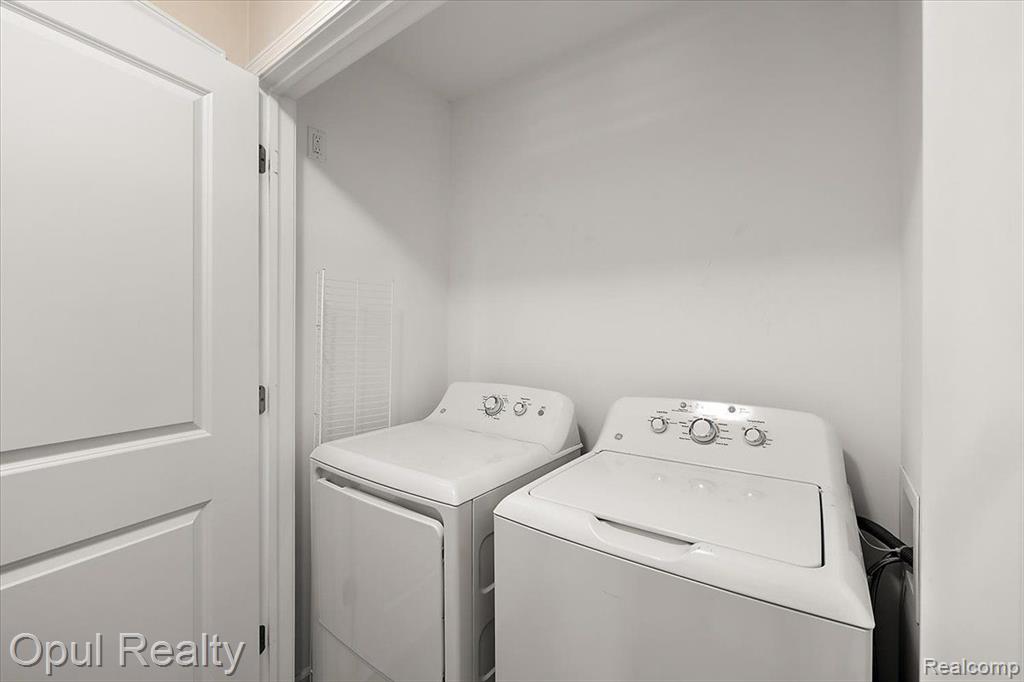 442 N WIXOM Road, Wixom, MI 48393 — Photo 31