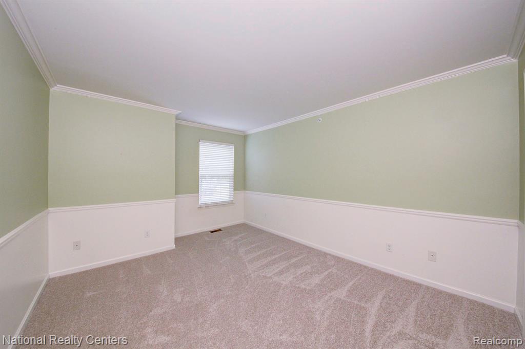 5104 TAMARA Circle, Walled Lake, MI 48390 — Photo 19