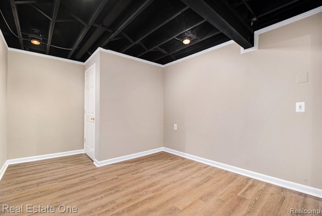 4205 Honeysuckle Drive, Sterling Heights, MI 48314 — Photo 17