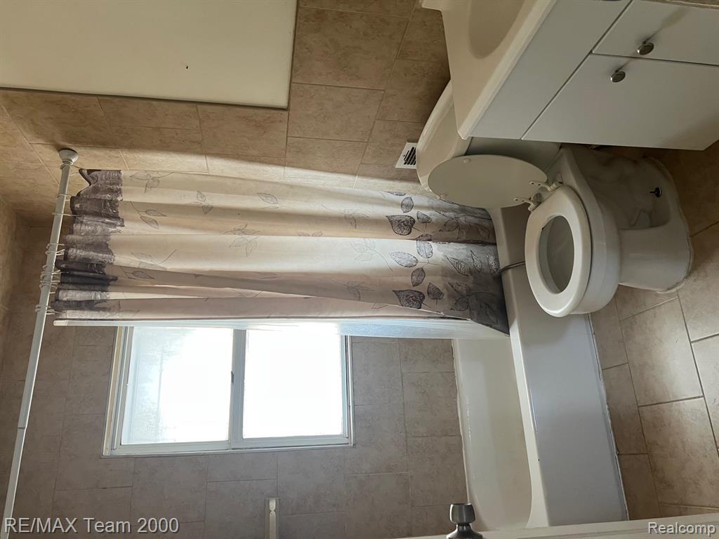 6406 Mead Street, Dearborn, MI 48126 — Photo 8