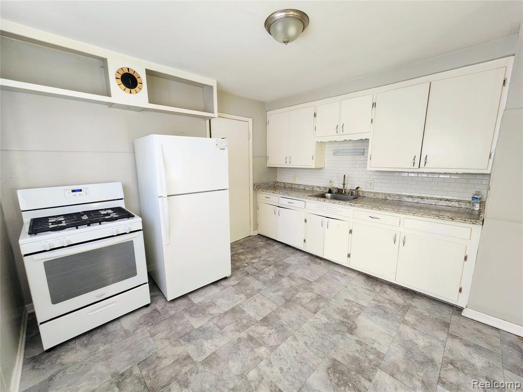 6147 Whitefield Street, Dearborn Heights, MI 48127 — Photo 11