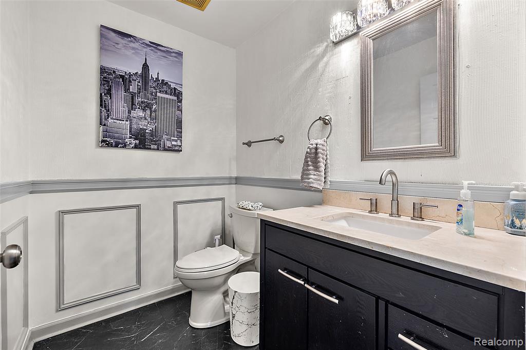 43187 Vintners Place Drive, Sterling Heights, MI 48314 — Photo 16