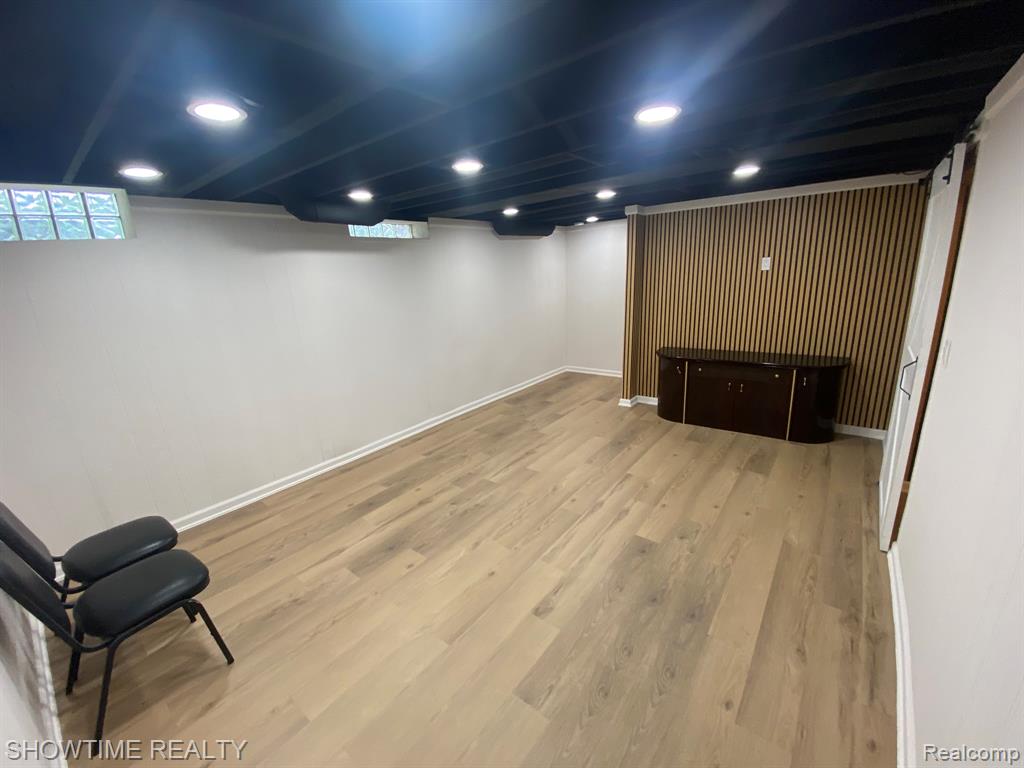 8418 HICKORY Drive, Sterling Heights, MI 48312 — Photo 24