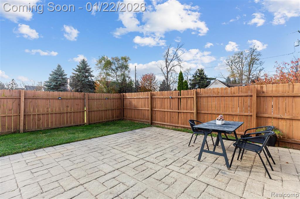 6740 Barabeau Drive, Troy, MI 48085 — Photo 27