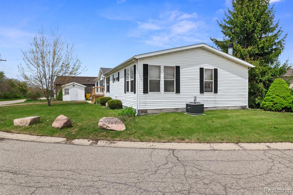 9740 Hathaway Drive - Photo 3