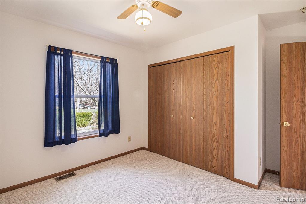 930 N EAST Street, Fenton, MI 48430 — Photo 19