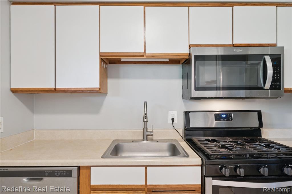 610 Saint Maron Place, Detroit, MI 48207 — Photo 12