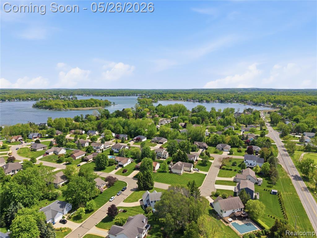 2389 Golfview Circle, Fenton, MI 48430 — Photo 3