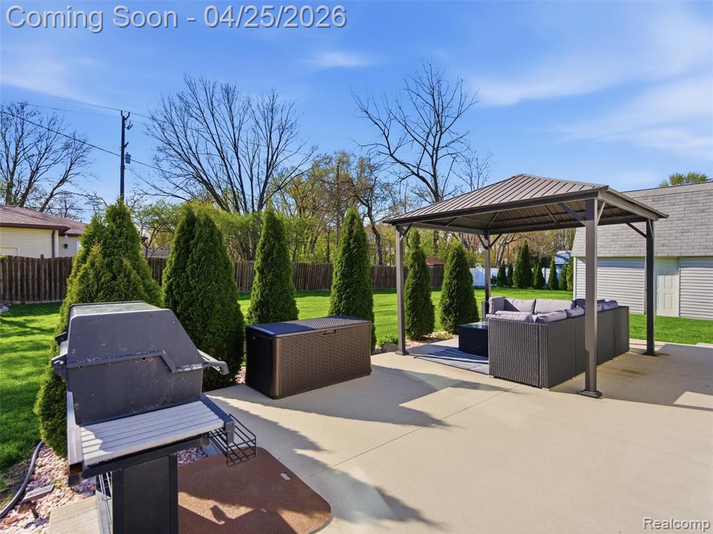 39001 Chartier Street, Harrison Township, MI — Photo 48