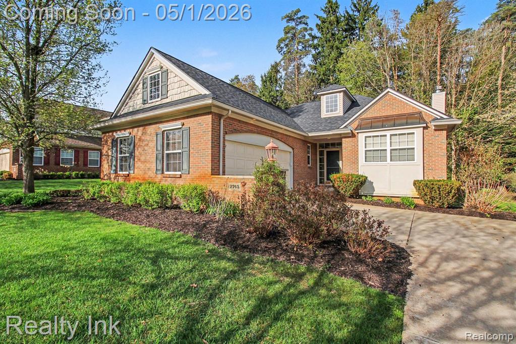 2745 Signature Circle, Pinckney, MI 48169 — front exterior