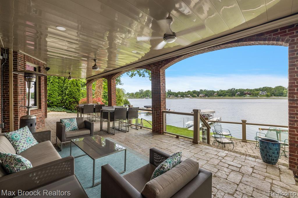 6340 Lakeshore Street, West Bloomfield, MI 48323 — Photo 57