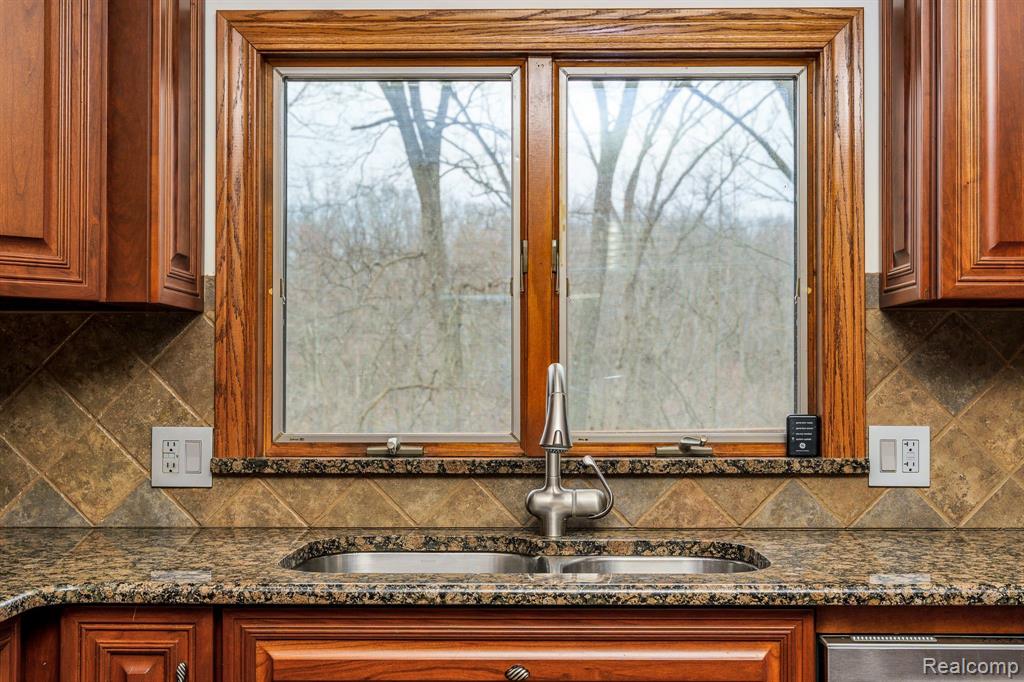 545 JUDI ANN Lane, Holly, MI 48442 — Photo 10