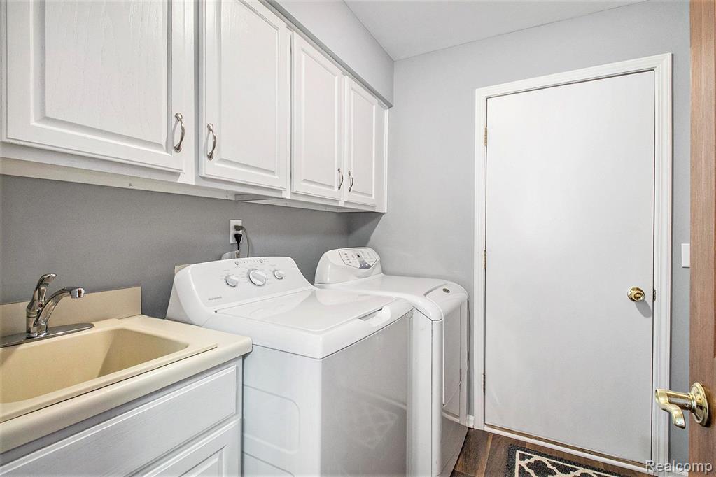4592 GLEN EAGLES Drive, Brighton, MI 48116 — Photo 18