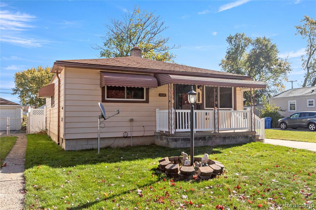 4915 Raymond Avenue, Dearborn Heights, MI 48125 — Photo 2