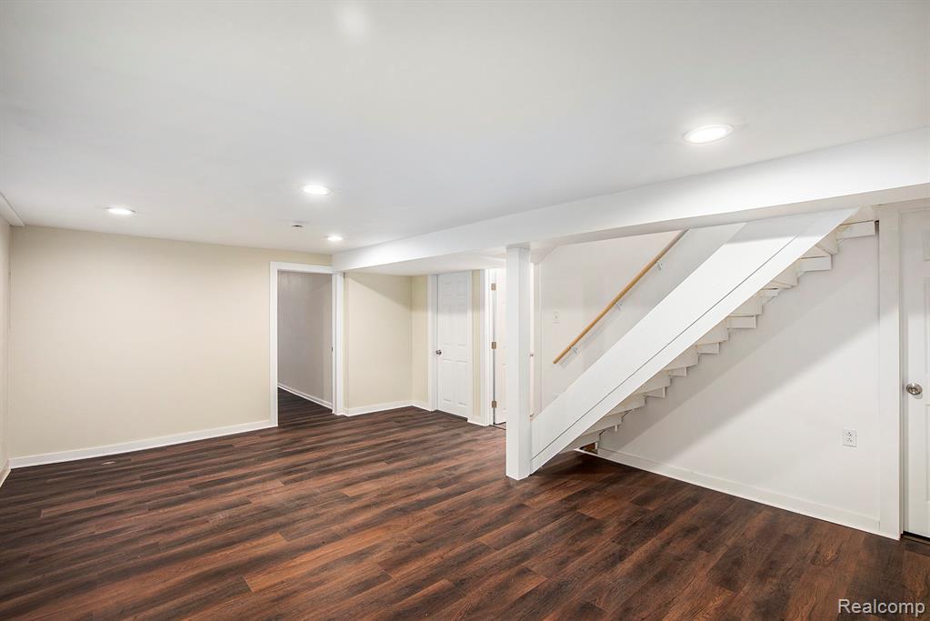 5111 Paro Drive, Flint, MI 48506 — Photo 11
